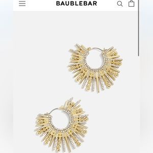 BaubleBar Jaskamal Earrings
$48
Color: Large Pavé/Gold